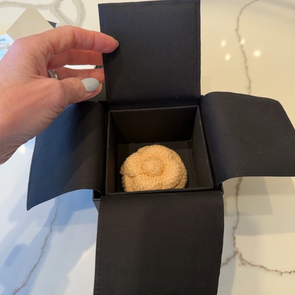 NIB NWT Chanel Camillia Brooch - Light Orange/Pink - Gorgeous!!! - Picture 4 of 10